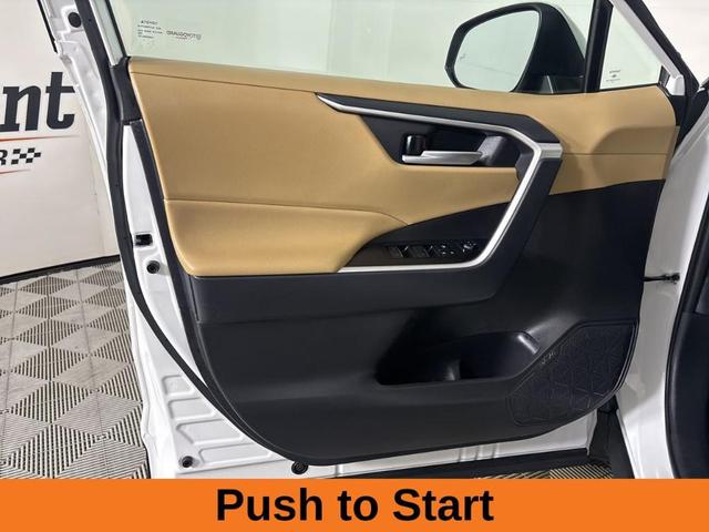Photo of 2025 White Toyota RAV4