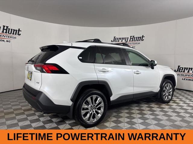 Photo of 2025 White Toyota RAV4