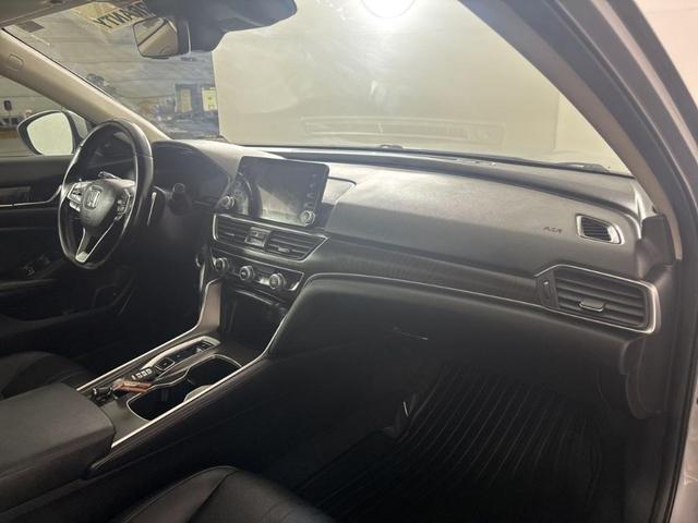 Photo of 2022 Lunar Silver Metallic Honda Accord Hybrid