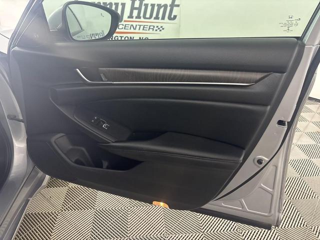 Photo of 2022 Lunar Silver Metallic Honda Accord Hybrid