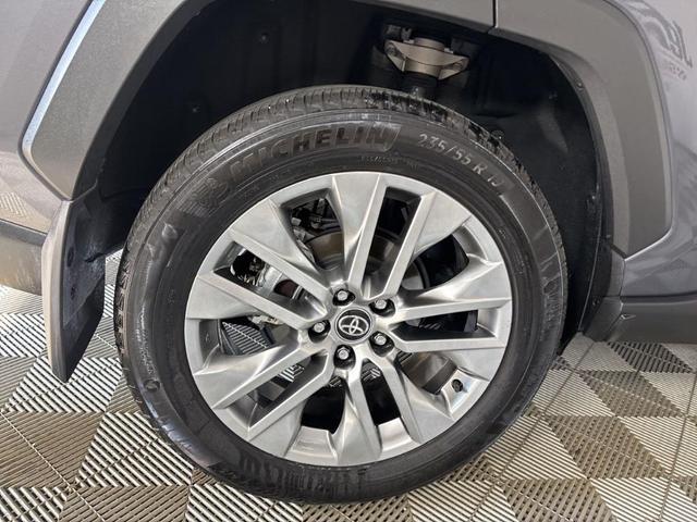 Photo of 2024 Gray Toyota RAV4