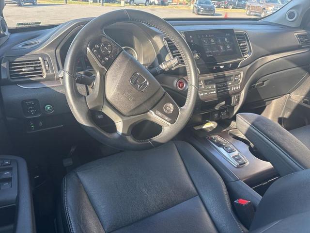 Photo of 2021 Gray Honda Pilot