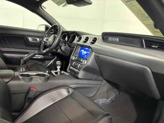 Photo of 2022 Oxford White Ford Mustang