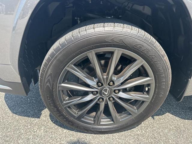 Photo of 2023 MANGANESE LUSTER Lexus LX 600