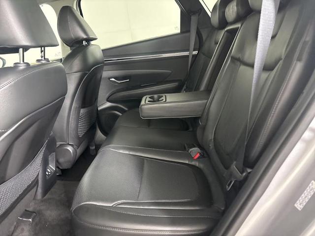 Photo of 2024 Shimmering Silver Hyundai TUCSON Hybrid