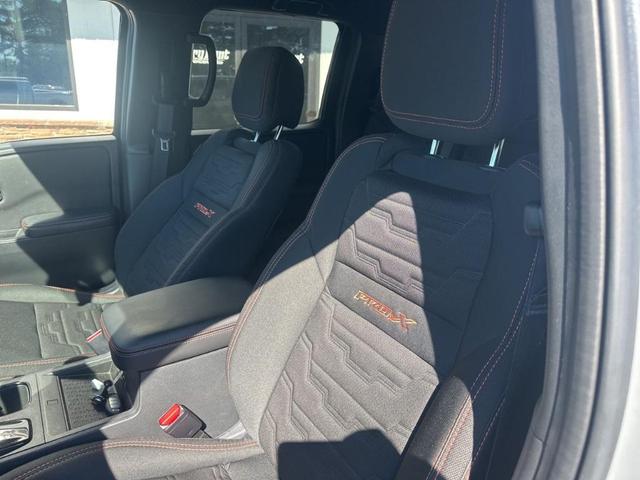 Photo of 2025 Boulder Gray Metallic Nissan Frontier