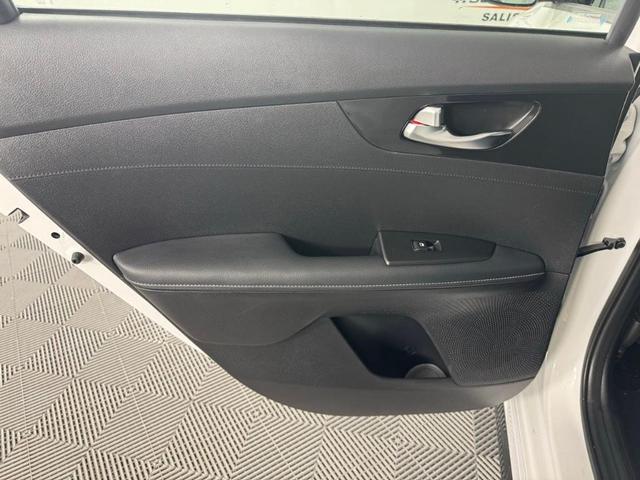 Photo of 2024 Snow White Pearl Kia Forte