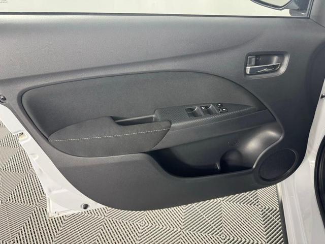 Photo of 2024 White Mitsubishi Mirage G4