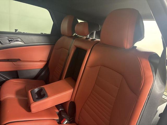 Photo of 2025 Wolf Gray Kia Sportage