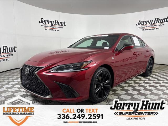 Photo of 2022 Red Lexus ES 350