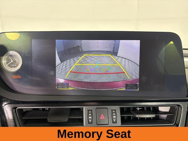 Photo of 2022 Red Lexus ES 350
