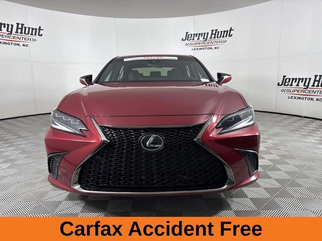 Photo of 2022 Red Lexus ES 350