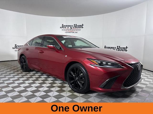 Photo of 2022 Red Lexus ES 350