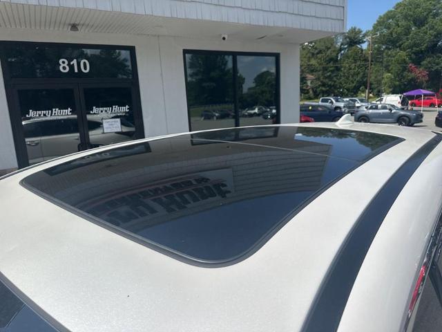 Photo of 2023 White Acura MDX