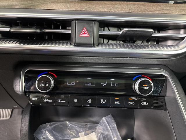 Photo of 2022 Glacial White Pearl Kia K5