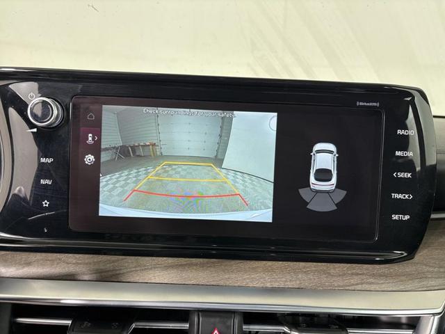 Photo of 2022 Glacial White Pearl Kia K5