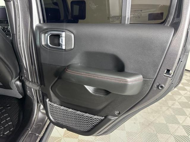 Photo of 2024 Granite Crystal Clearcoat Metallic Jeep Gladiator