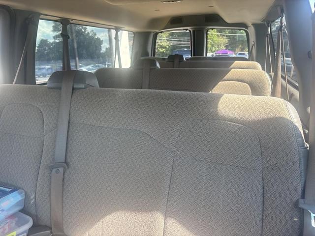 Photo of 2017 Summit White Chevrolet Express 3500