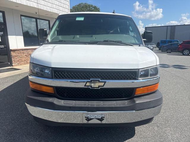 Photo of 2017 Summit White Chevrolet Express 3500