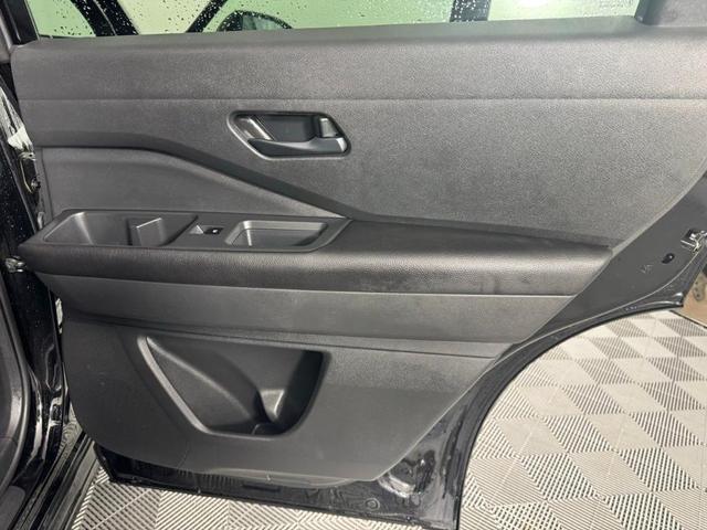 Photo of 2024 Black Nissan Pathfinder