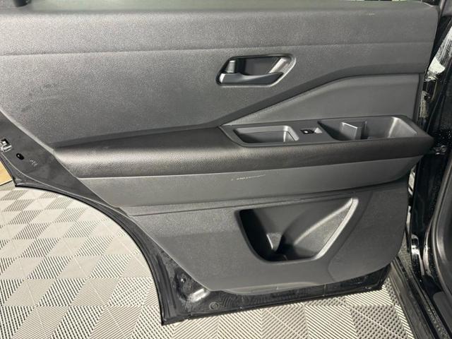 Photo of 2024 Black Nissan Pathfinder
