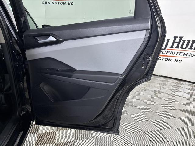 Photo of 2022 Deep Black Pearl Effect Volkswagen Taos