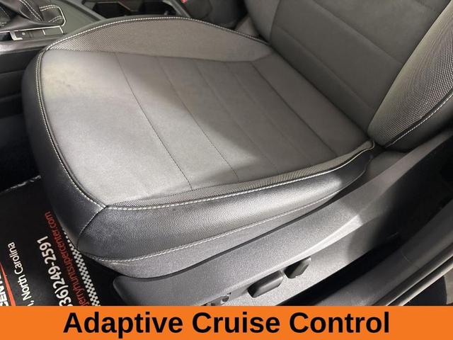 Photo of 2022 Deep Black Pearl Effect Volkswagen Taos