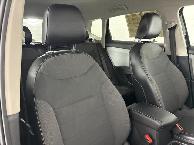Photo of 2022 Deep Black Pearl Effect Volkswagen Taos