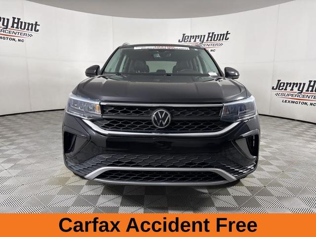 Photo of 2022 Deep Black Pearl Effect Volkswagen Taos