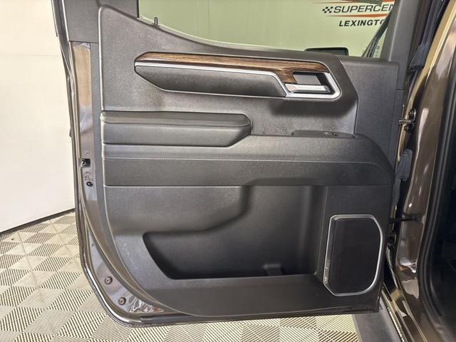 Photo of 2024 Deep Bronze Metallic GMC Sierra 1500