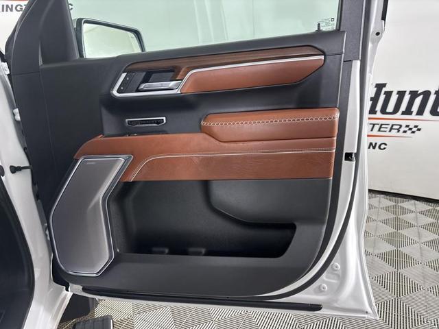 Photo of 2025 White Frost Tri-Coat GMC Sierra 1500