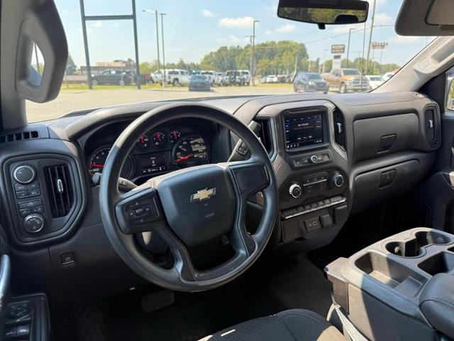 Photo of 2021 Silver Ice Metallic Chevrolet Silverado 1500