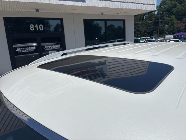 Photo of 2024 Aspen White Tricoat Nissan Armada