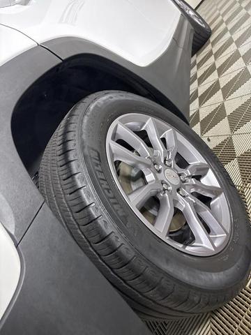 Photo of 2022 Summit White GMC Terrain