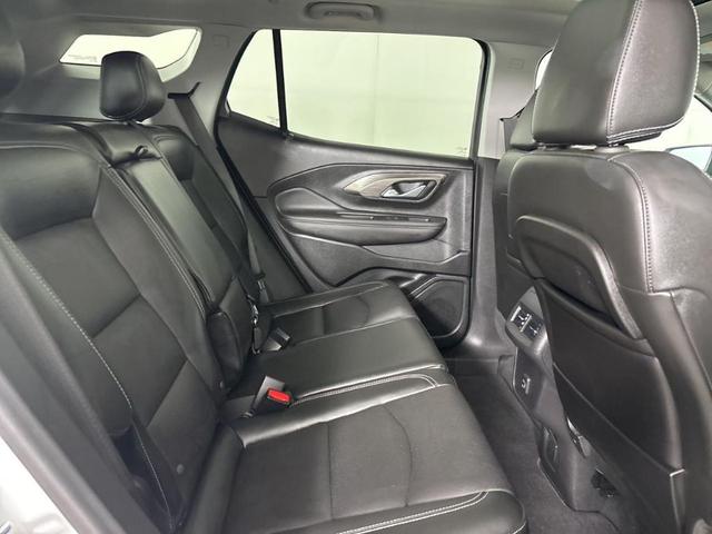 Photo of 2022 Summit White GMC Terrain