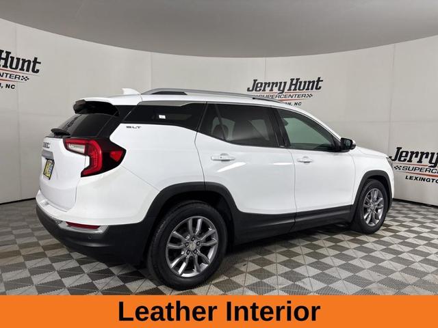 Photo of 2022 Summit White GMC Terrain