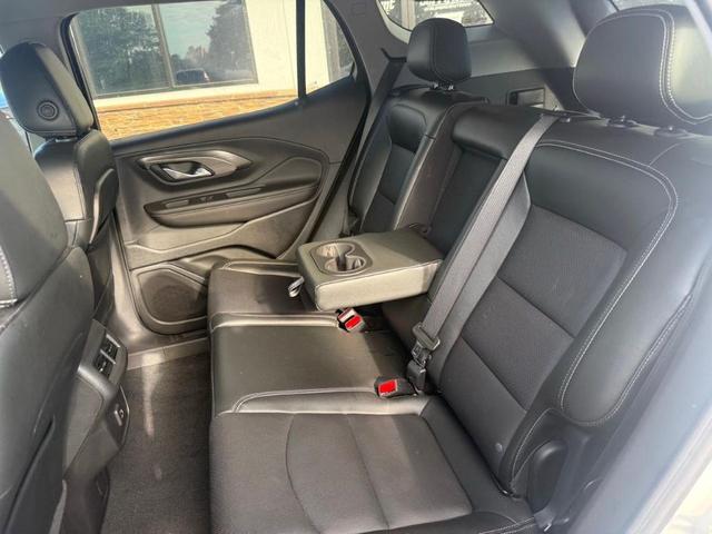 Photo of 2022 Summit White GMC Terrain
