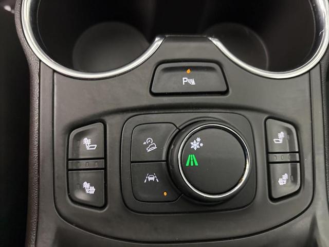 Photo of 2022 Summit White GMC Terrain