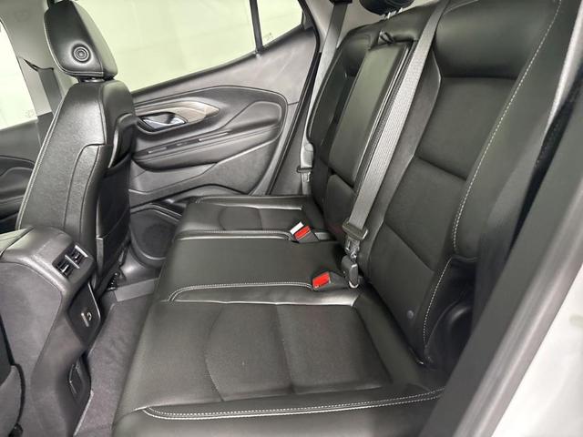 Photo of 2022 Summit White GMC Terrain