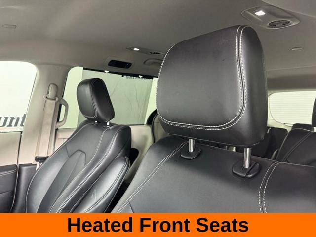 Photo of 2024 Bright White Clearcoat Chrysler Pacifica