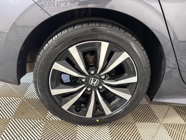 Photo of 2022 Gray Honda Civic