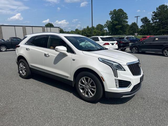 Photo of 2020 Crystal White Tri-Coat Cadillac XT5