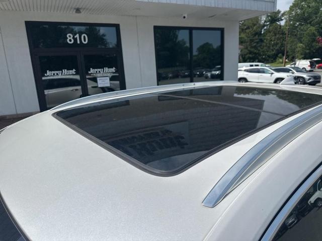 Photo of 2020 Crystal White Tri-Coat Cadillac XT5