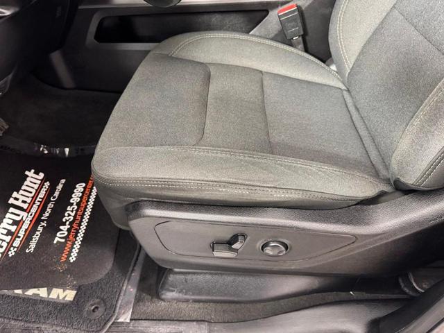 Photo of 2022 Bright White Clearcoat RAM 1500