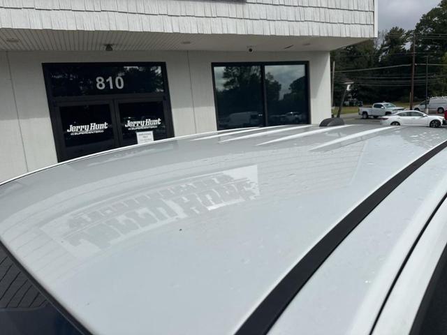 Photo of 2019 Summit White GMC Canyon
