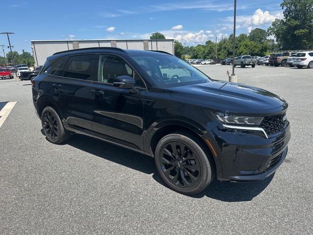 Photo of 2023 Ebony Black Kia Sorento