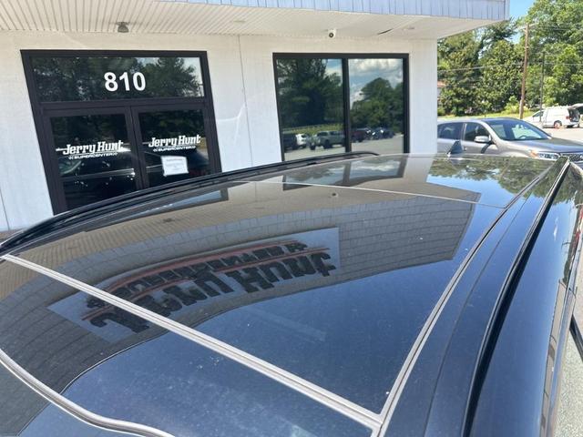 Photo of 2023 Ebony Black Kia Sorento