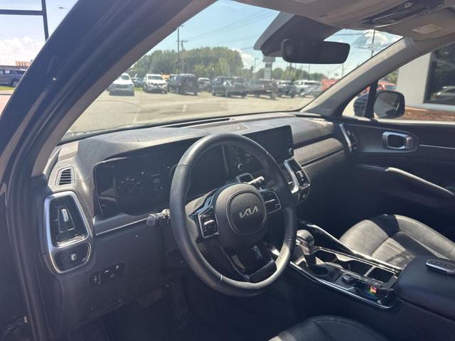 Photo of 2023 Ebony Black Kia Sorento