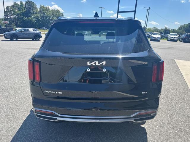 Photo of 2023 Ebony Black Kia Sorento