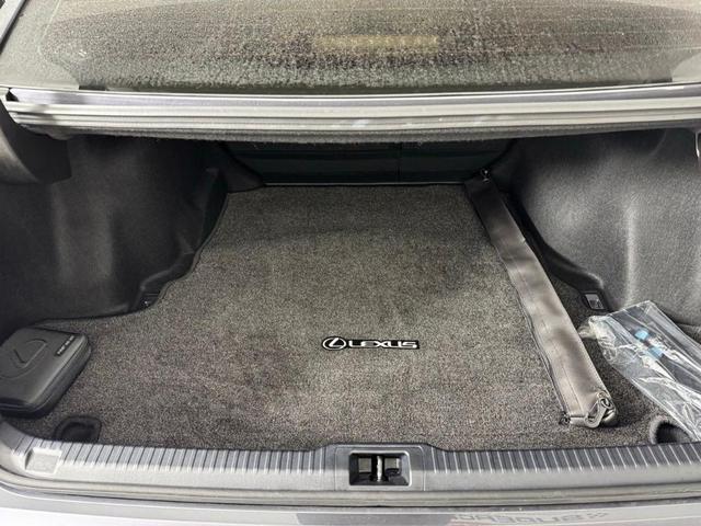 Photo of 2023 Gray Lexus IS 300